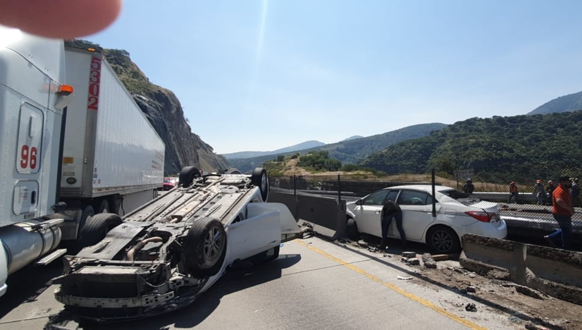 El Mijis" sufre accidente sobre la carretera México-Querétaro