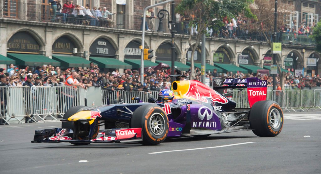 ¡Es Hoy! Dónde Ver EN VIVO Al Checo Pérez En El Red Bull Show Run CDMX 2021