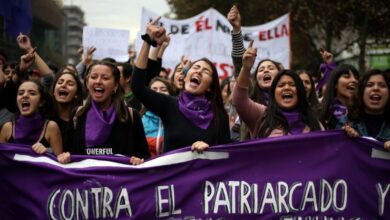 color morado representa el feminismo