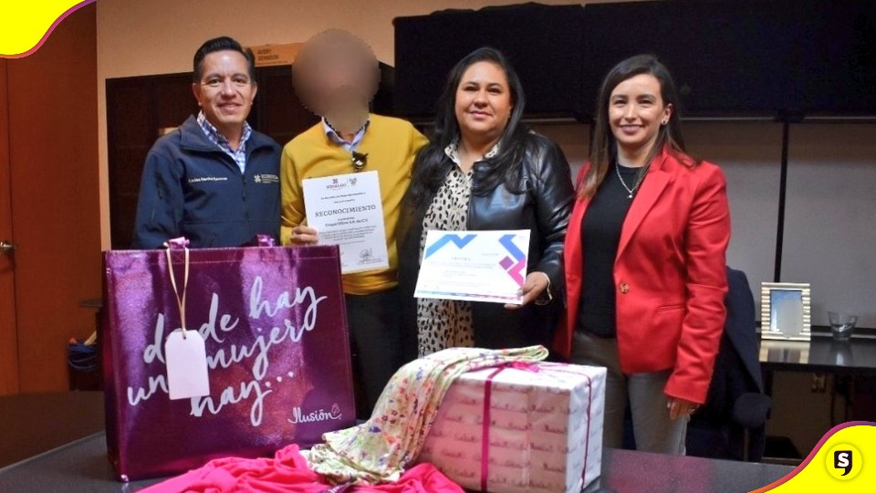 Recibe Sedeco donativo a favor del DIF estatal. Foto: Sedeco