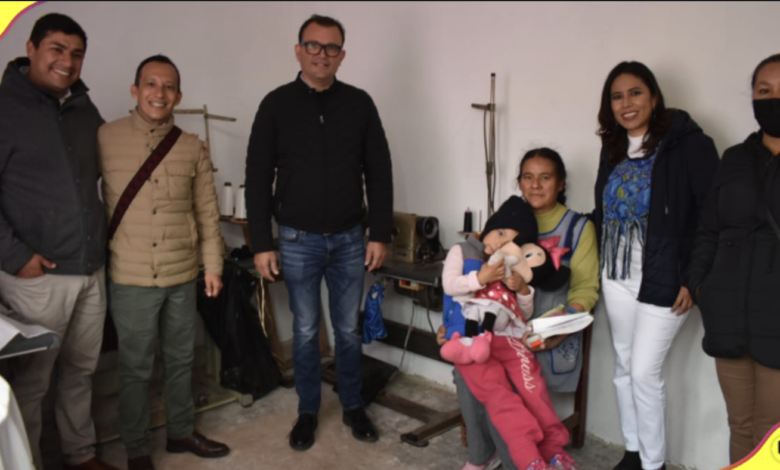 Sedeso entrega apoyos a favor de las familias de Acaxochitlán. Foto: Sedeso
