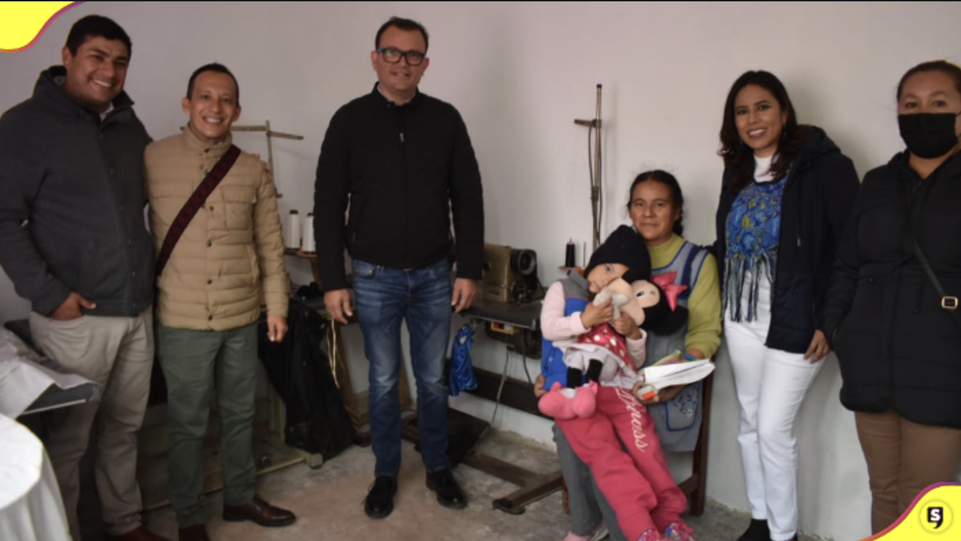 Sedeso entrega apoyos a favor de las familias de Acaxochitlán. Foto: Sedeso