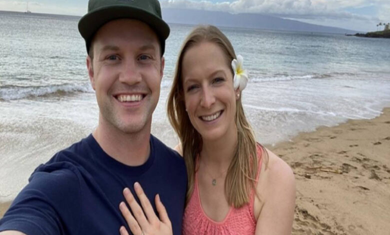 barco abandona a pareja