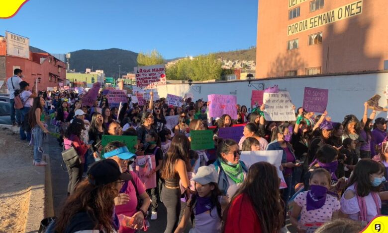 Marcha feminista en Pachuca