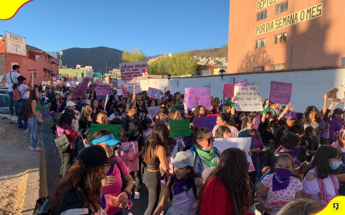 Marcha feminista en Pachuca