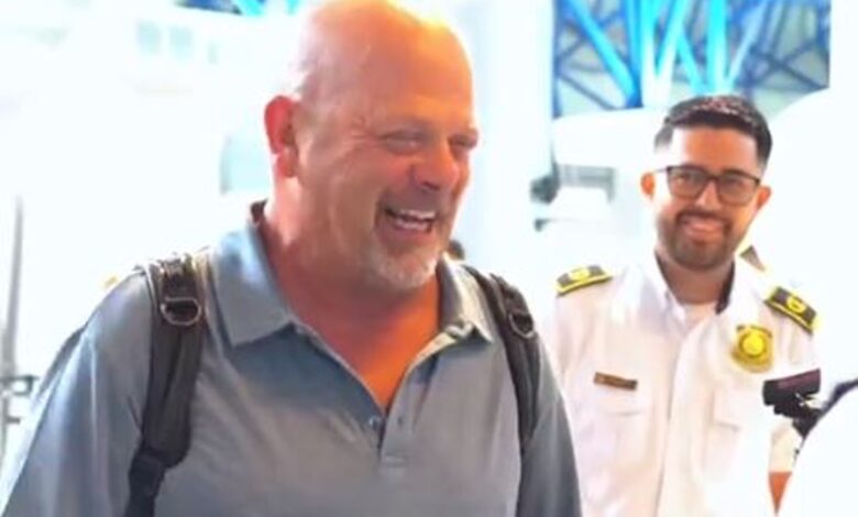 Rick Harrison broma aeropuerto