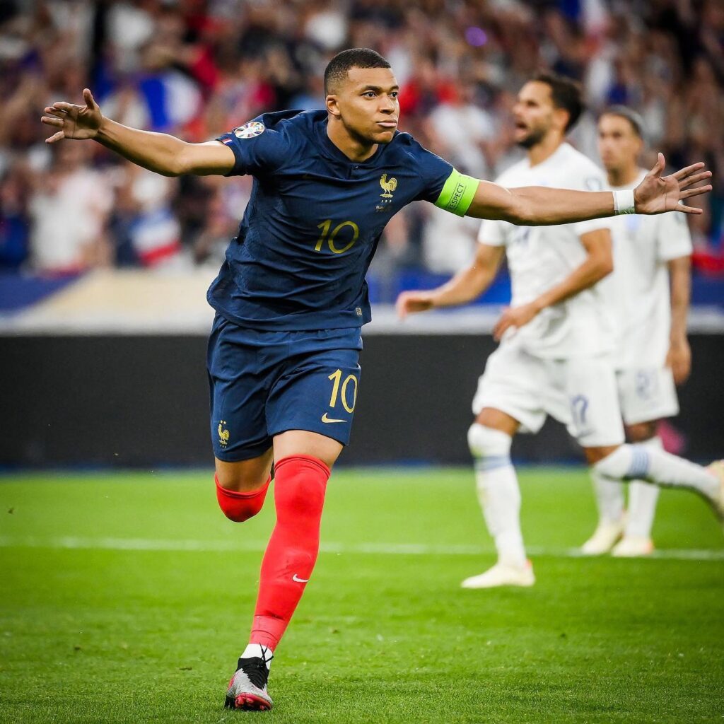 Mbappé firma de llegar al Al Hilal