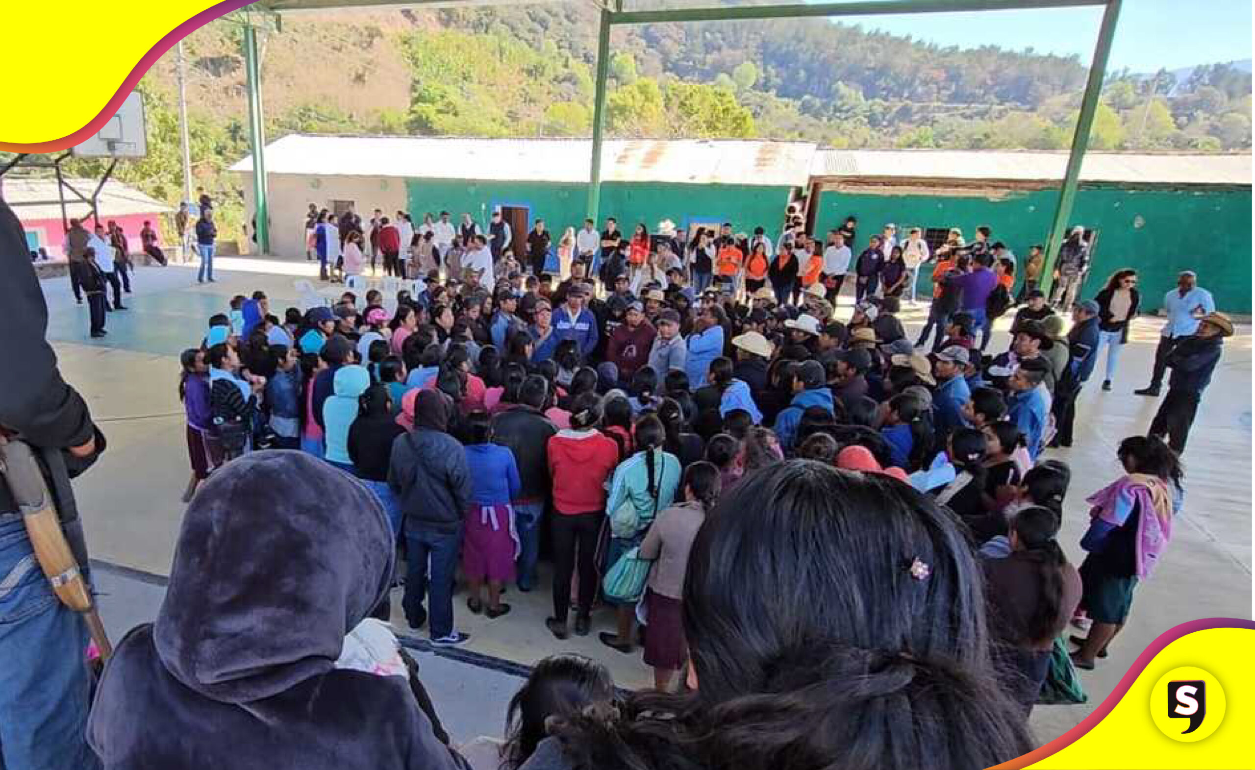Ayahualtempa regalos del gobierno estatal