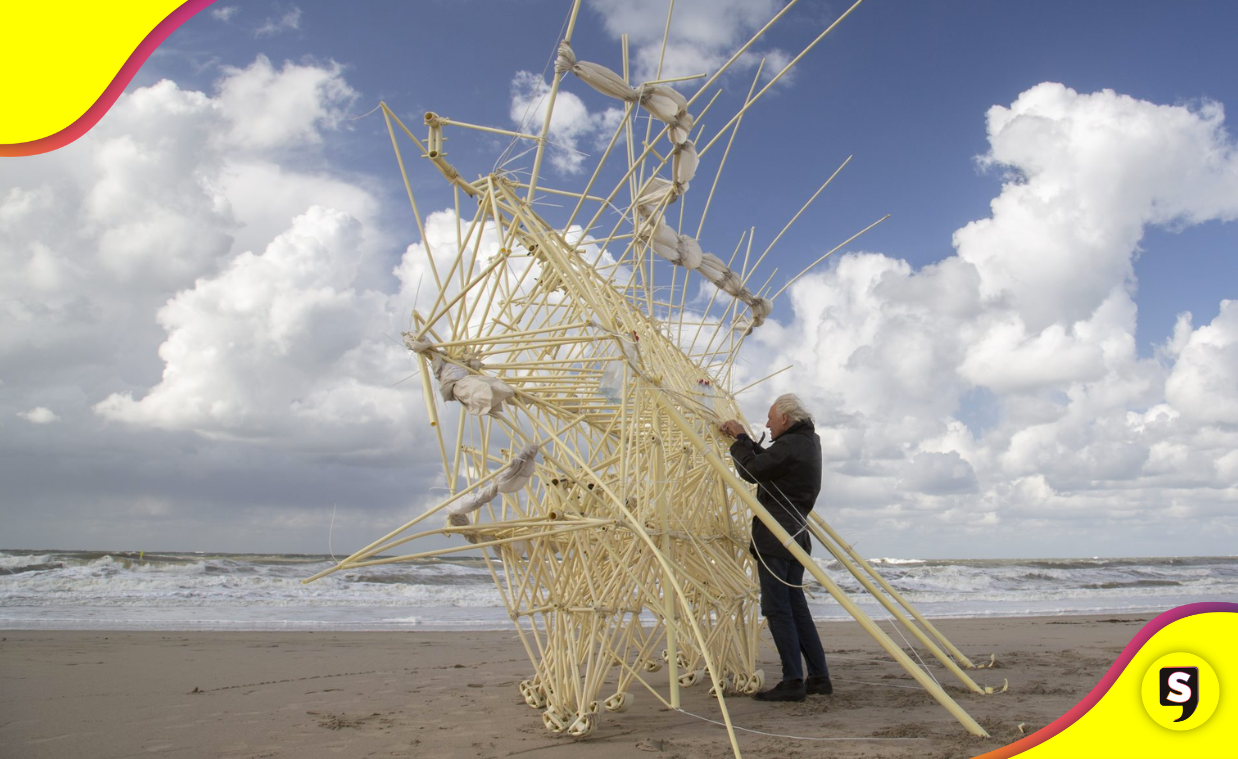 ¡Woow! Conoce a las bestias de la playa, esculturas que se mueven solas.