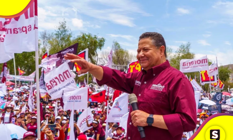 a Julio Menchaca