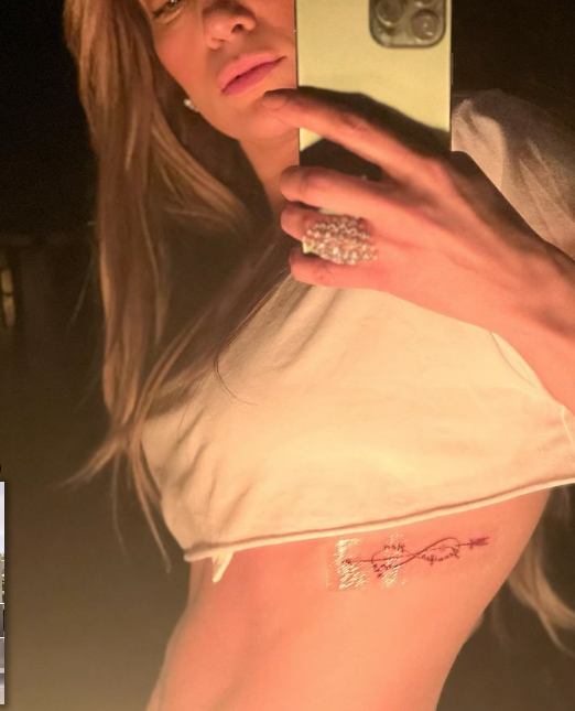 Celebridades tatuaron pareja