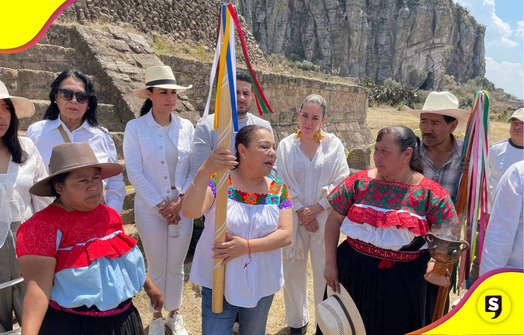 Lorena García reforzó su compromiso con las tradiciones indígenas y la cultura local de Huapalcalco.