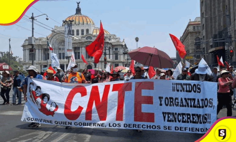 La CNTE paraliza CDMX con bloqueos en Reforma e Insurgentes