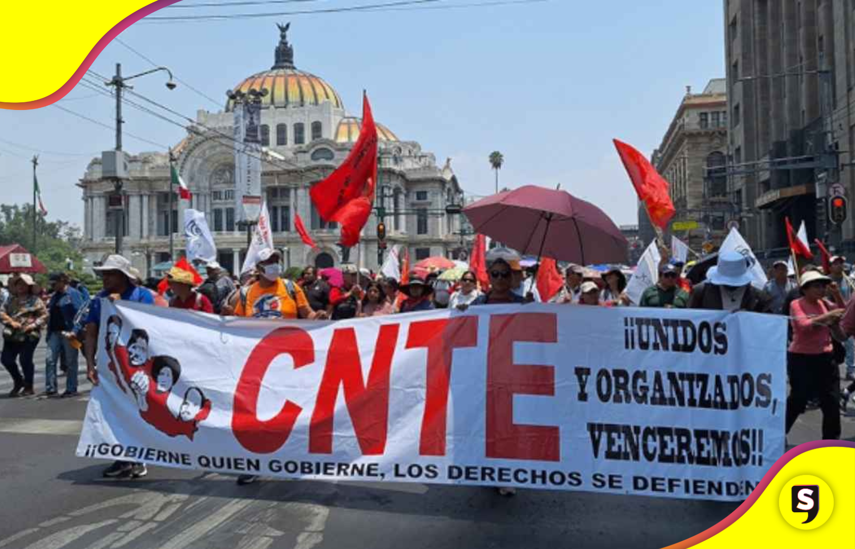 La CNTE paraliza CDMX con bloqueos en Reforma e Insurgentes