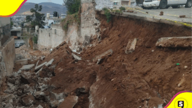Excavación irregular colapsa banqueta en calle Soto Mayor