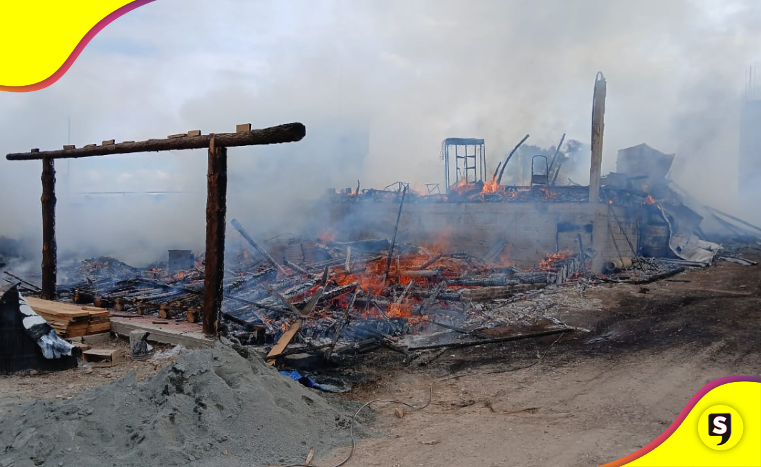 Incendio en Tulancingo destruyó un restaurante y talachera en Tepalzingo