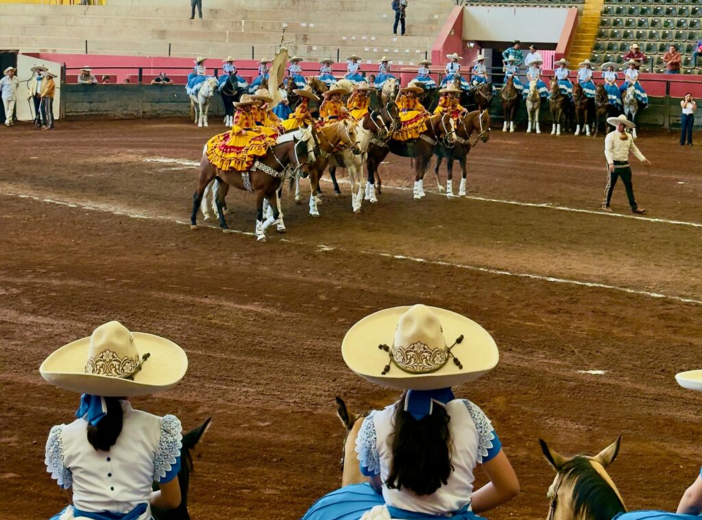 SubrayadoMx - Las Piñoncitas conquistan el Campeonato Estatal de Escaramuzas