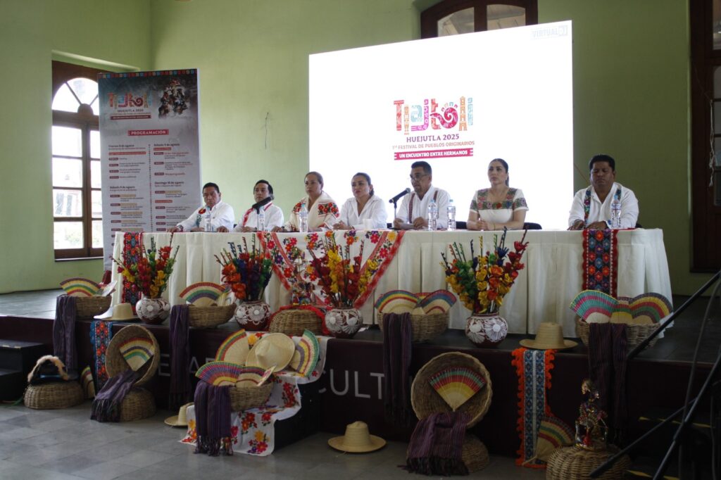 Primer Festival de Pueblos Originarios "Tlajtoli: un encuentro entre hermanos”