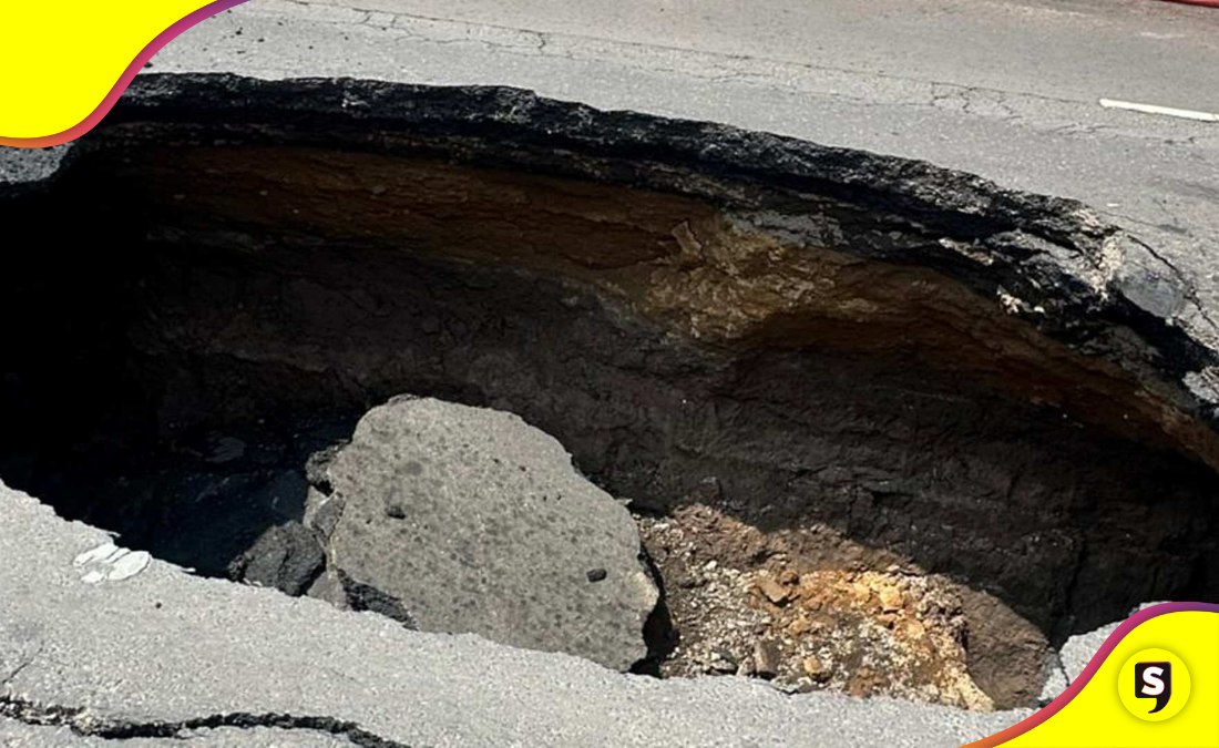 Socavón de 3 metros en CDMX por lluvias y fugas de agua