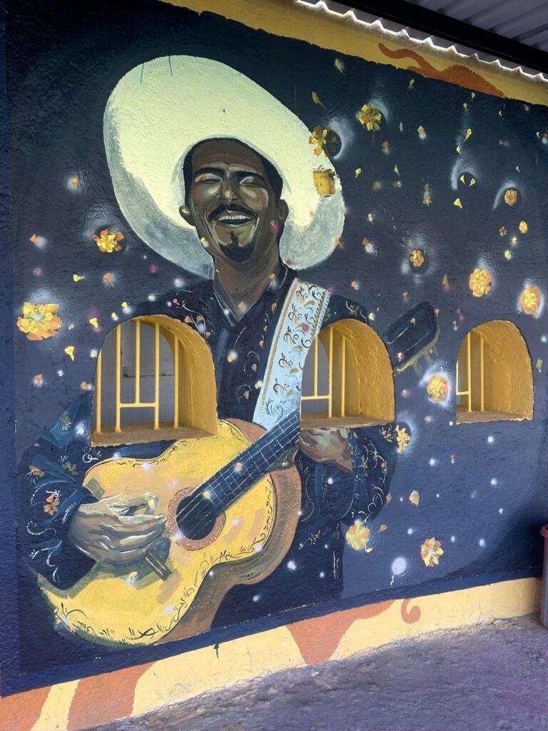 SubrayadoMx - Carmina Orta, la artista detrás del gran mural de la Feria de Tulancingo