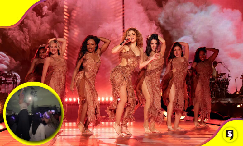 Mujer silla de ruedas show Shakira