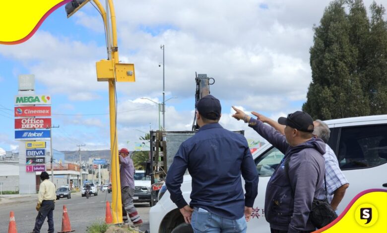 Tulancingo semáforo Mega