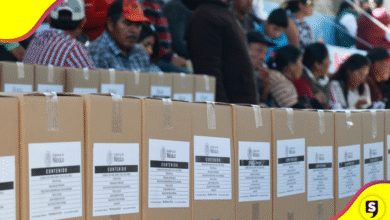 Familias damnificadas por lluvias reciben dinero en efectivo, despensas y enseres domésticos.