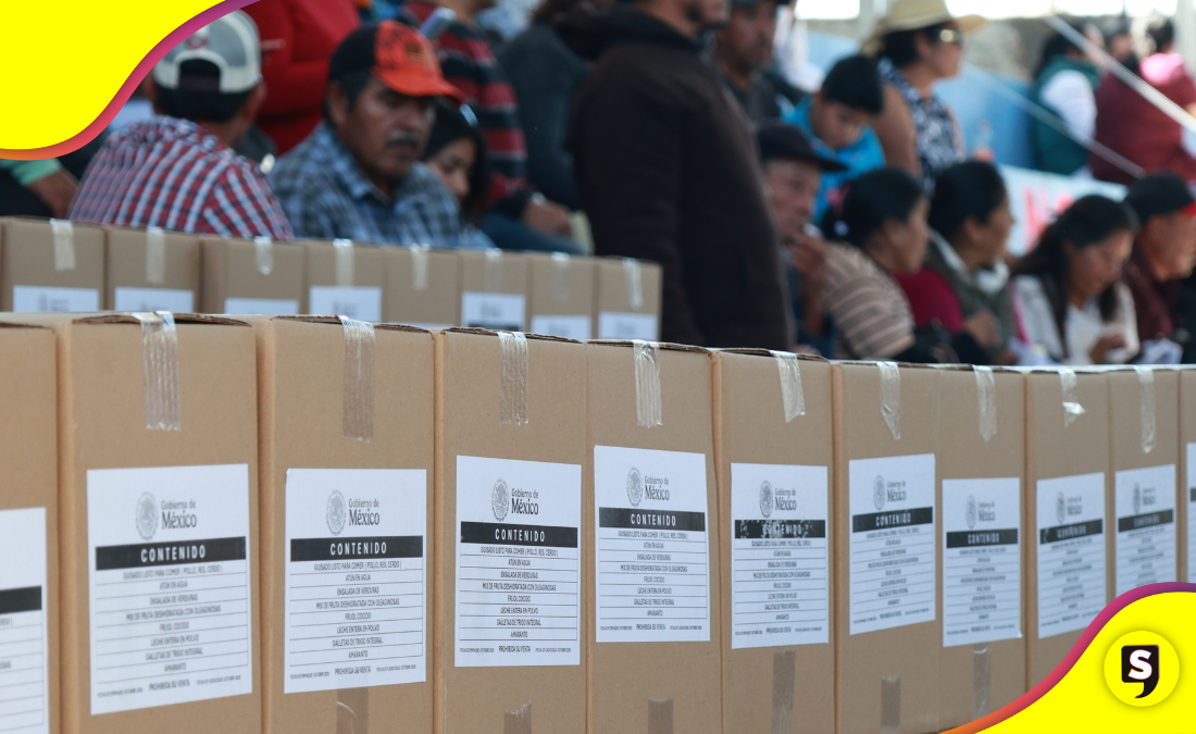 Familias damnificadas por lluvias reciben dinero en efectivo, despensas y enseres domésticos.