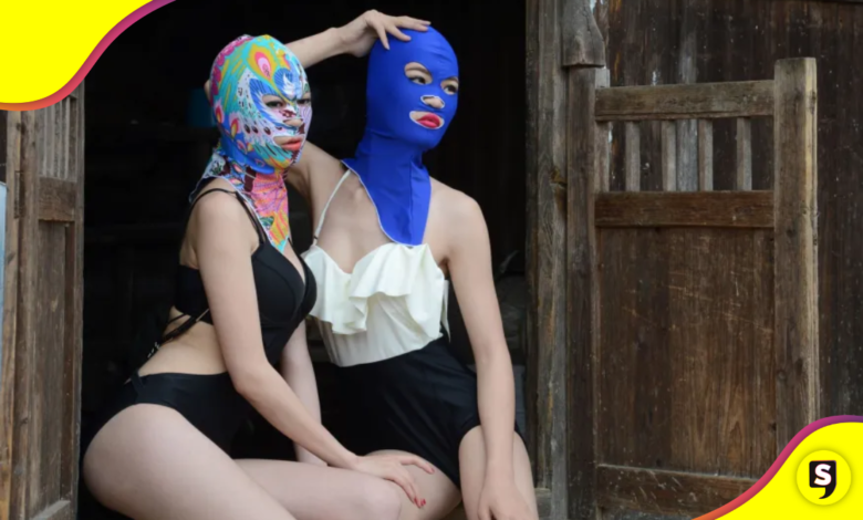 Los chinos cuidan mucho su piel y los facekinis lo comprueban.