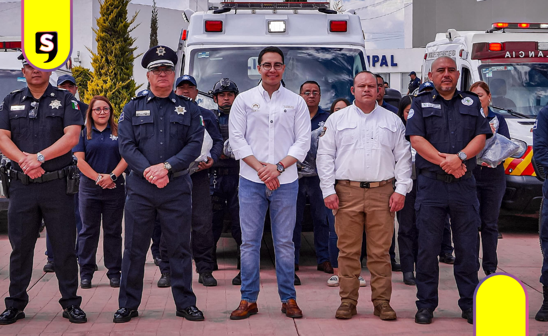 Jorge Reyes gestiona tres nuevas ambulancias en Pachuca