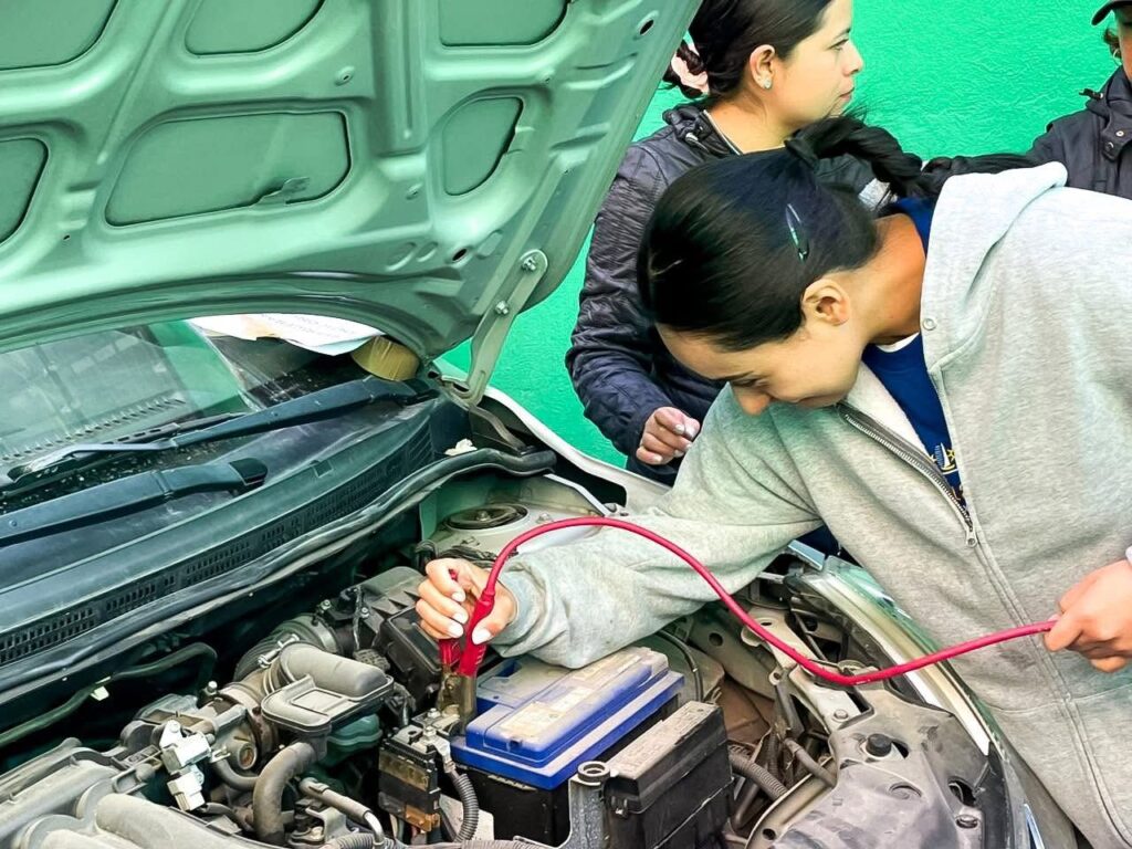 Pachuca mujeres talleres de mecánica