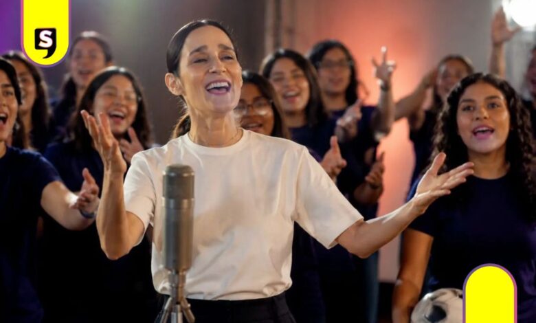 Julieta Venegas La Niña Futbolista