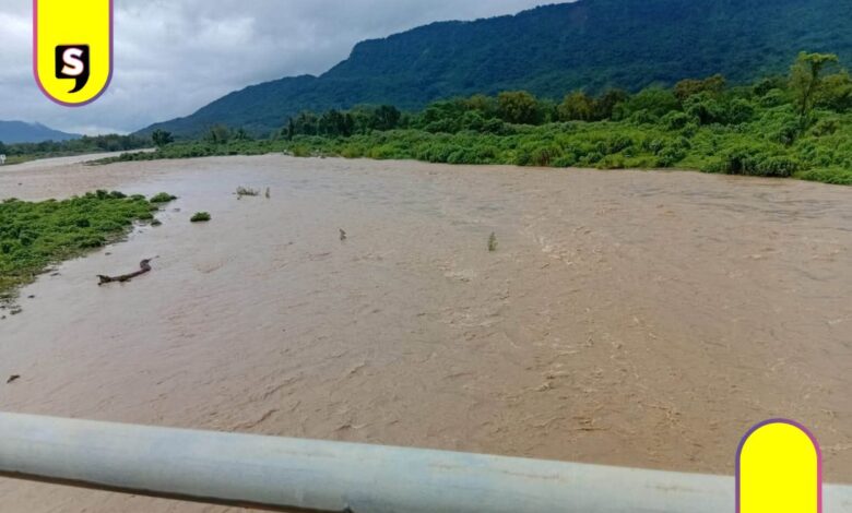 Semáforo rojo en Hidalgo por lluvias